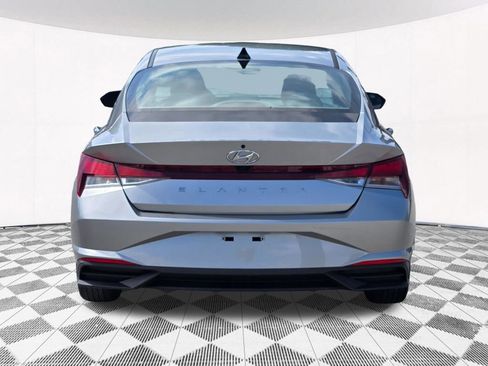 Used 2022 Hyundai Elantra SEL w/ Convenience Package FWD image 18