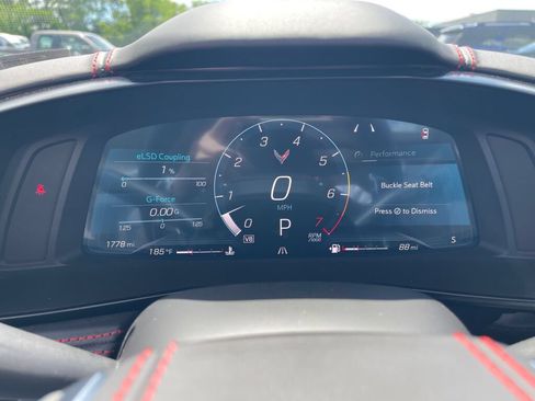 Used 2024 Chevrolet Corvette Stingray Premium Conv w/ Z51 Performance Package RWD image 19