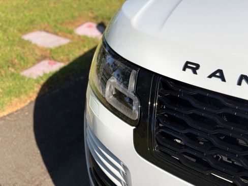 Used 2020 Land Rover Range Rover Long Wheelbase HSE image 14