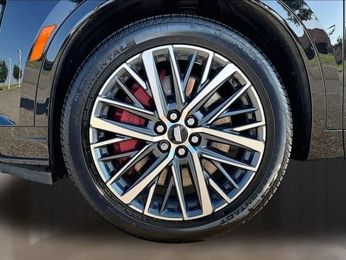 Certified 2024 Cadillac XT6 Sport w/ LPO, Floor Liner Package AWD/4WD image 8