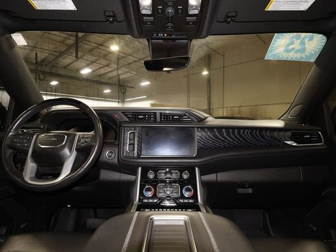 Certified 2023 GMC Yukon XL Denali w/ Advanced Technology Package AWD/4WD image 33