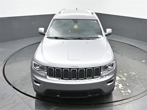 Used 2018 Jeep Grand Cherokee Laredo image 42
