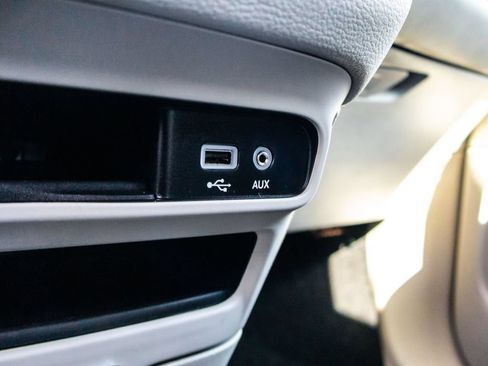 Used 2020 Chrysler Pacifica Limited FWD image 25