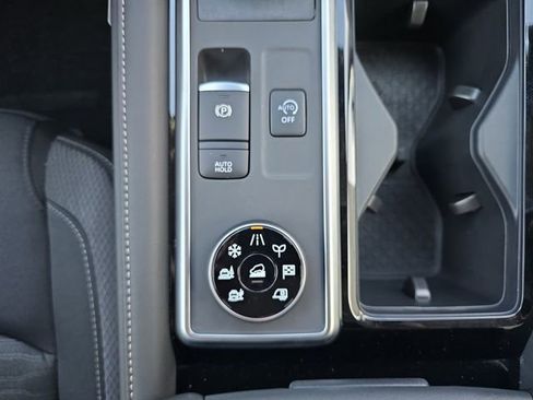 New 2026 Nissan Pathfinder SV AWD/4WD image 27