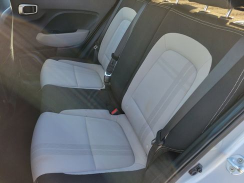 Used 2021 Hyundai Venue SEL image 7