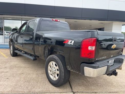 Used 2014 Chevrolet Silverado 2500 LTZ w/ LTZ Plus Package AWD/4WD image 4