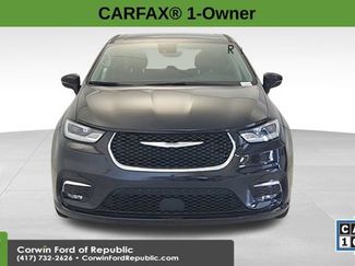 Used 2024 Chrysler Pacifica Touring-L FWD video 2