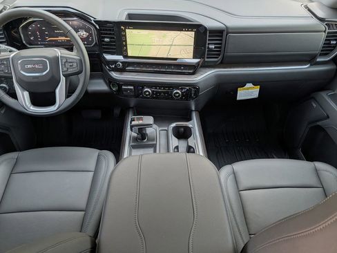 New 2026 GMC Sierra 1500 SLT image 10