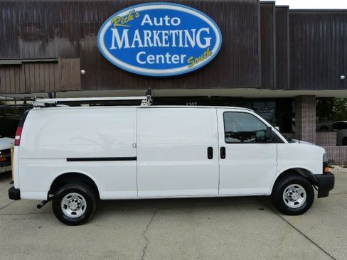 Used 2023 Chevrolet Express 2500 Extended w/ Driver Convenience Package RWD image 4