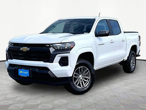 Used 2023 Chevrolet Colorado LT image 3