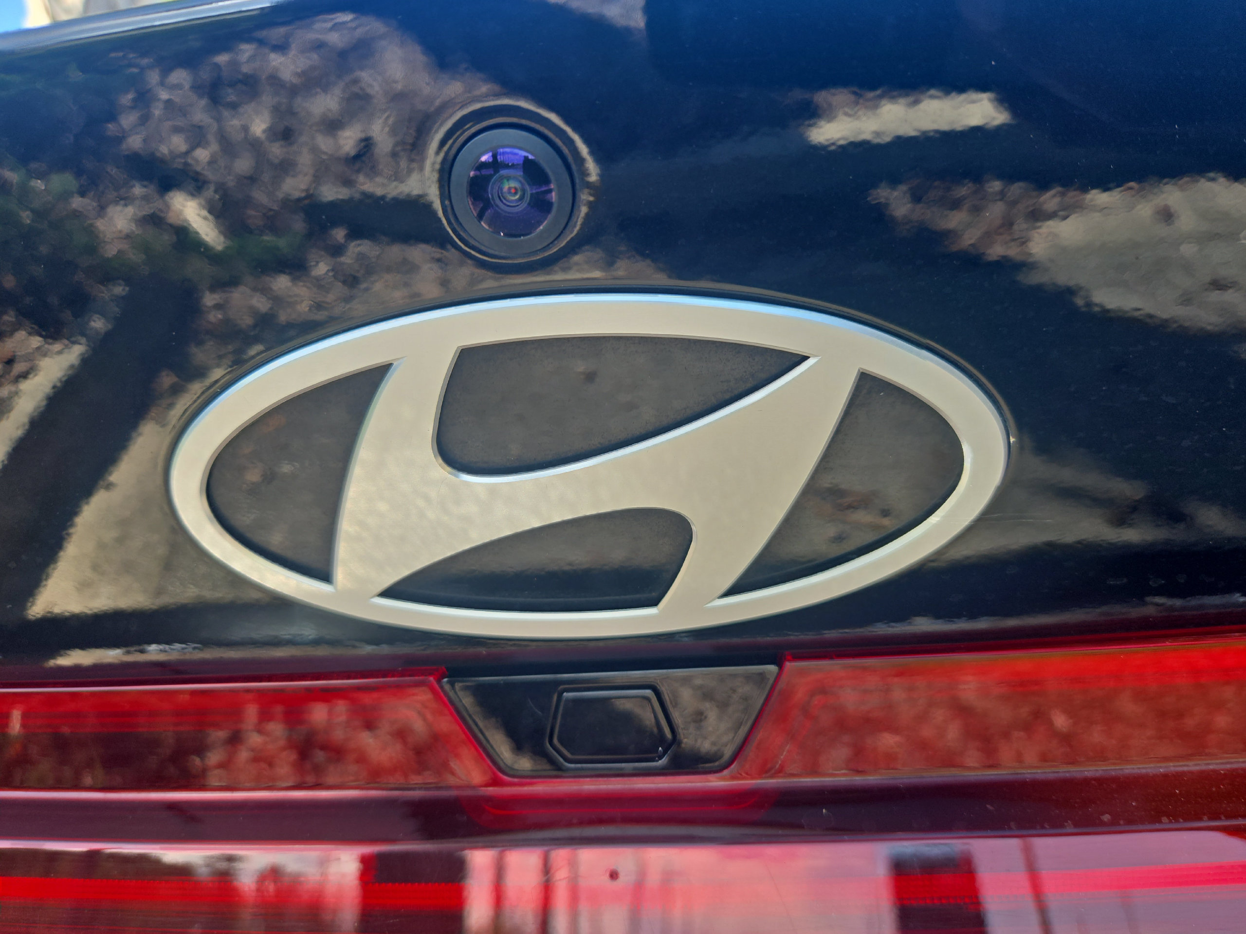 Used 2024 Hyundai Elantra Limited FWD image 14
