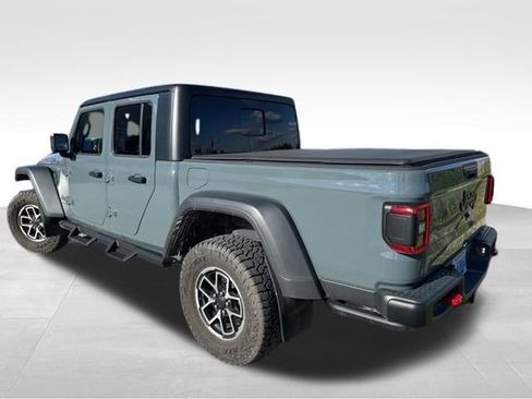 Used 2024 Jeep Gladiator Rubicon w/ Technology Group AWD/4WD image 12