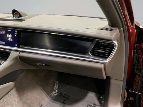 Used 2022 Porsche Panamera 4 Platinum Edition image 18