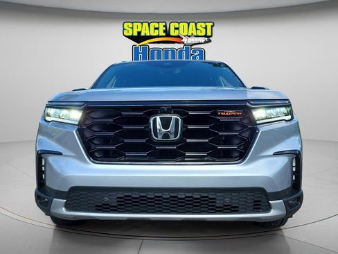 Certified 2025 Honda Pilot TrailSport image 2