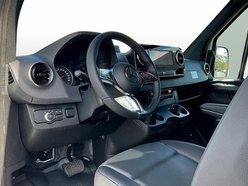 New 2025 Mercedes-Benz Sprinter 2500 image 8