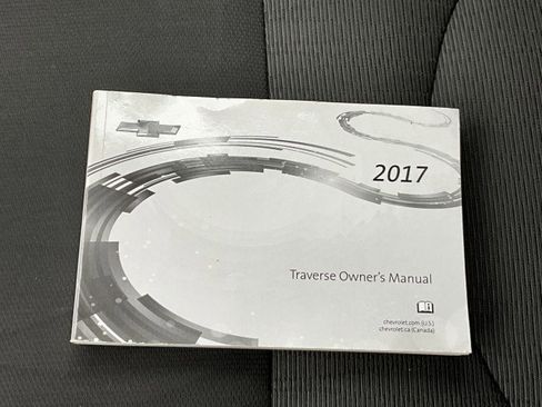 Used 2017 Chevrolet Traverse LT w/ Style and Technology Package image 34