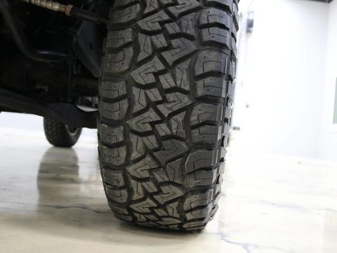 Used 2006 GMC Sierra 2500 SLT w/ Heavy-Duty Power Package image 12