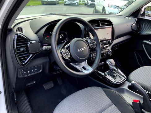 Used 2023 Kia Soul EX FWD image 15
