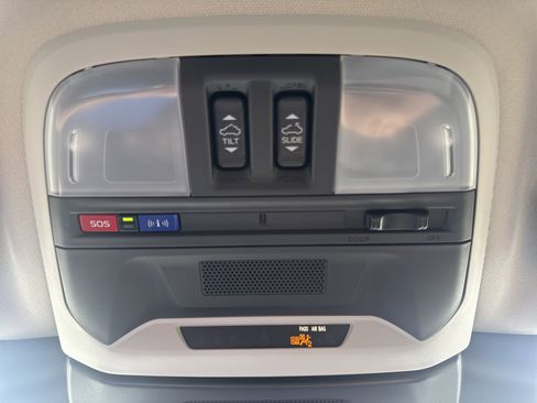 Used 2024 Subaru Crosstrek 2.0i Premium image 23