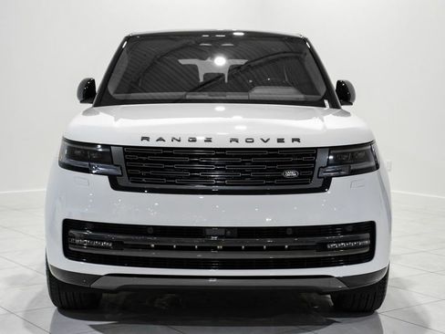 Used 2025 Land Rover Range Rover Long Wheelbase SE image 2