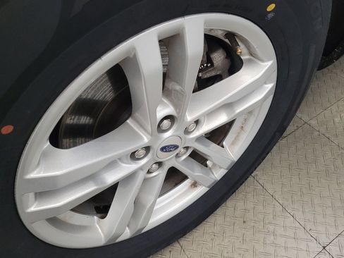 Used 2023 Ford Explorer XLT w/ Equipment Group 202A image 31