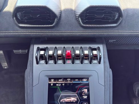 Used 2022 Lamborghini Huracan STO RWD image 23