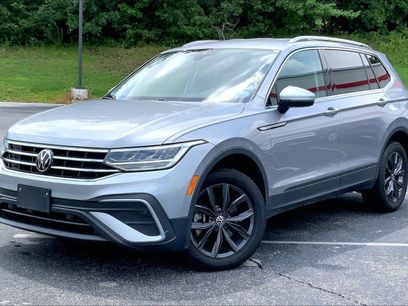Used 2024 Volkswagen Tiguan SE