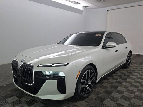 Used 2024 BMW i7 xDrive60 AWD/4WD image 2