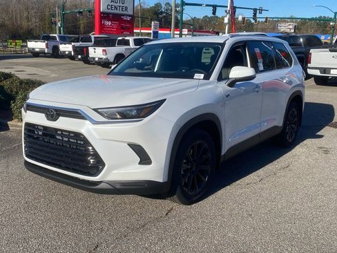 New 2026 Toyota Grand Highlander XLE image 2