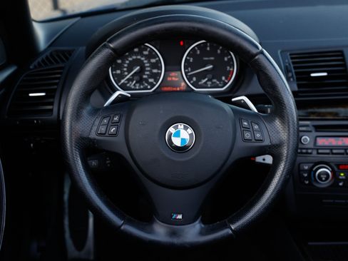 Used 2011 BMW 135i Convertible w/ Premium Pkg image 28