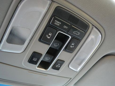 Used 2015 Kia Sedona SX Limited image 29