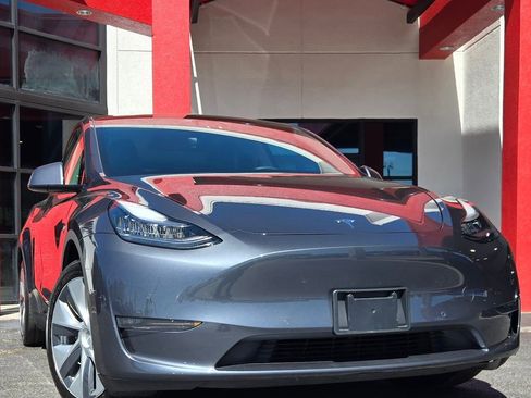 Used 2021 Tesla Model Y Long Range image 10