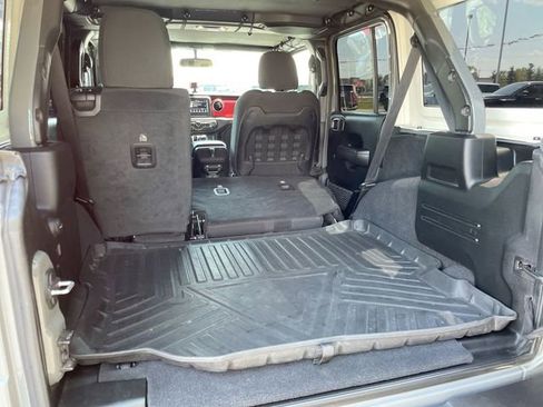 Used 2021 Jeep Wrangler Unlimited Rubicon w/ LED Lighting Group AWD/4WD image 20