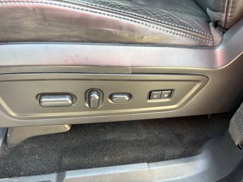 Used 2012 Lincoln Navigator 2WD image 27