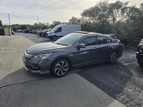 Used 2016 Honda Accord EX image 9