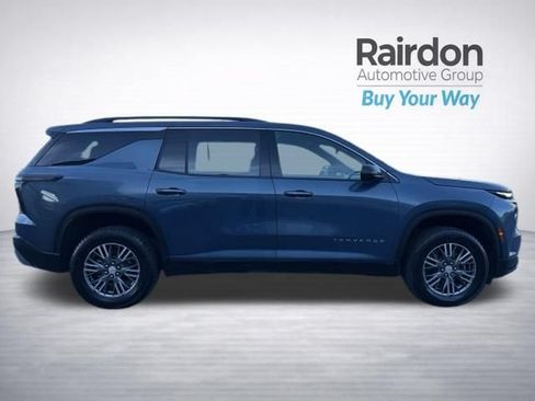 Used 2025 Chevrolet Traverse LT AWD/4WD image 8