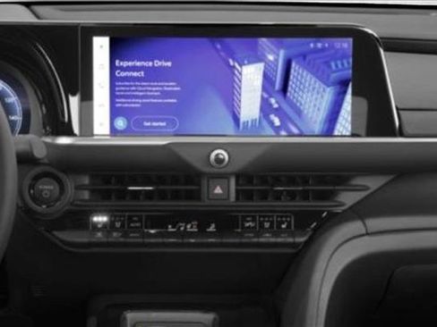 Used 2024 Toyota Crown Limited image 10