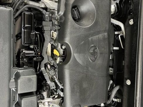 Used 2023 Toyota RAV4 XLE image 24