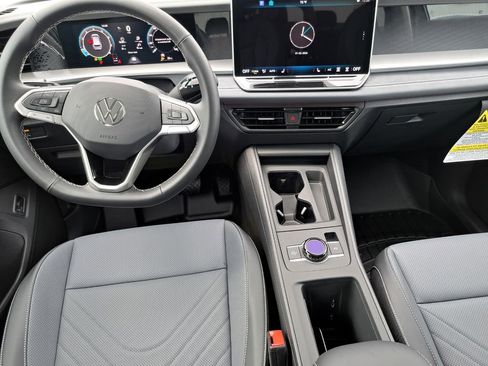 New 2026 Volkswagen Tiguan SE image 23