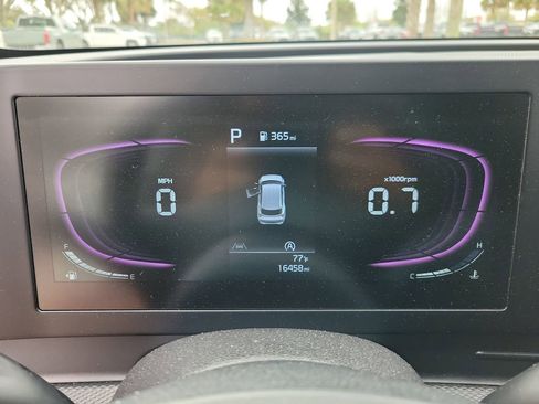 Used 2025 Kia Sportage LX image 20