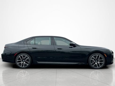 Used 2024 BMW 740i w/ Premium Package RWD image 6