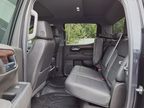 Used 2022 GMC Sierra 1500 SLT w/ SLT Premium Package image 27