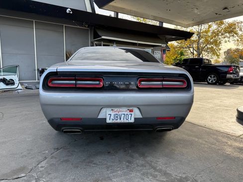 Used 2015 Dodge Challenger SXT w/ Driver Convenience Group image 6