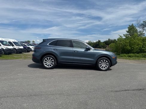 Used 2019 Porsche Cayenne S AWD/4WD image 2