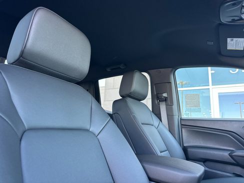 New 2026 Chevrolet Colorado Trail Boss w/ Midnight Edition AWD/4WD image 16