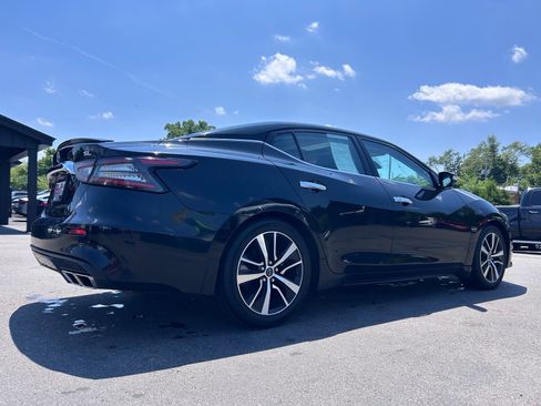 Used 2023 Nissan Maxima SL FWD image 10