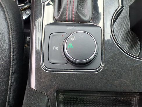 Used 2019 Chevrolet Blazer RS w/ Sun and Wheels Package FWD image 16