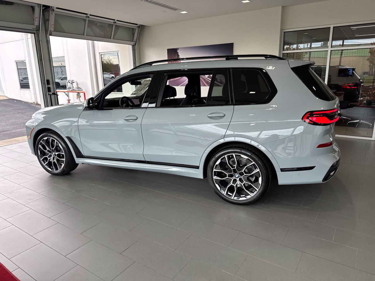 New 2027 BMW X7 xDrive40i w/ Executive Package AWD/4WD image 5