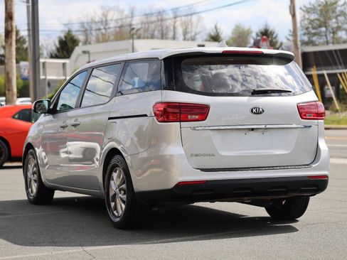 Used 2019 Kia Sedona L FWD image 6