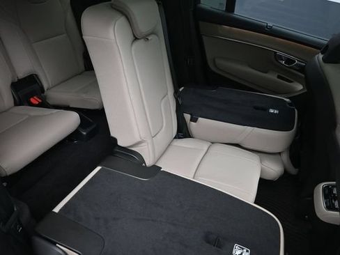 Certified 2026 Volvo XC90 B6 Ultra w/ Protection Package Premier AWD/4WD image 28
